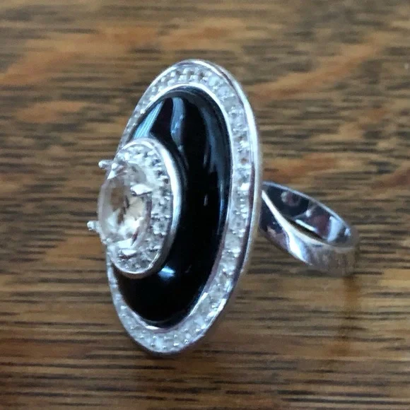 $62 Estate Ring Sterling Silver Marked 925 China Size 10 - Picture 1 of 3